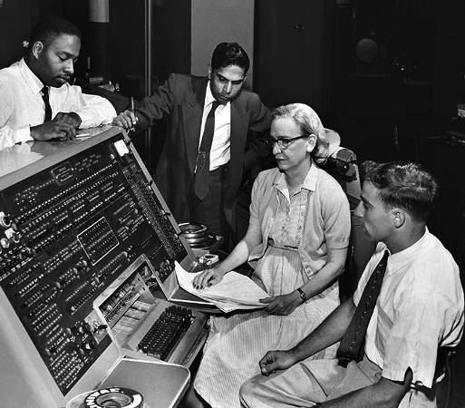 grace_hopper_and_univac.jpg grace_hopper_and_univac.jpg